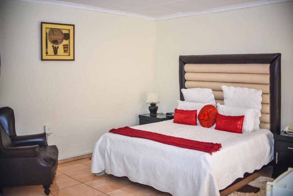 Tshedza Guest Lodge Louis Trichardt Eksteriør bilde